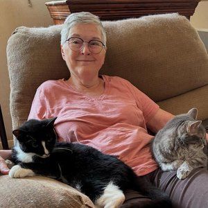 Meet your Posher, Cynthia